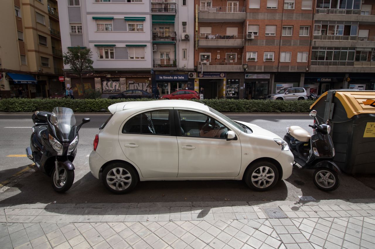 Prenájom auta v Andalúzii a parkovanie v Granada
