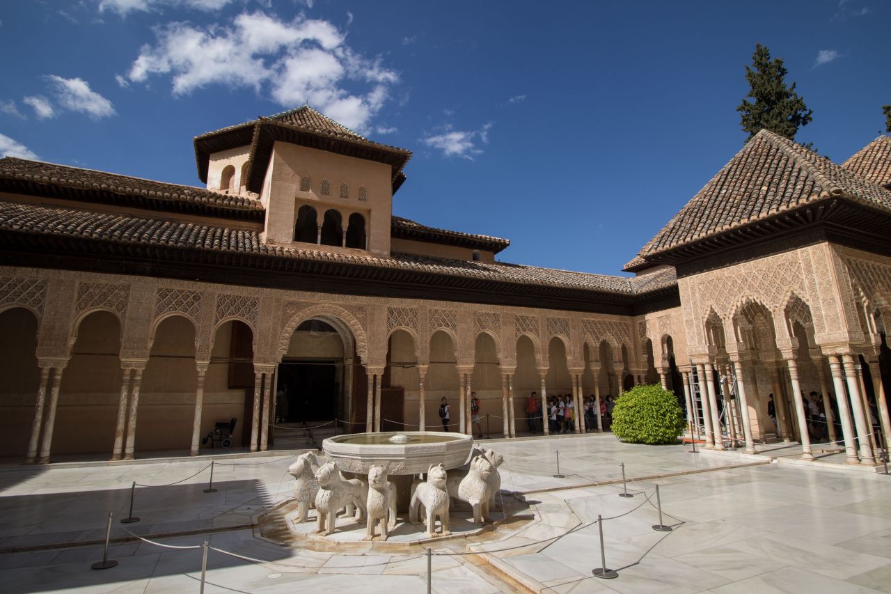 Patio de los Leones - najkrajšie nádvorie v španielskej Alhambre