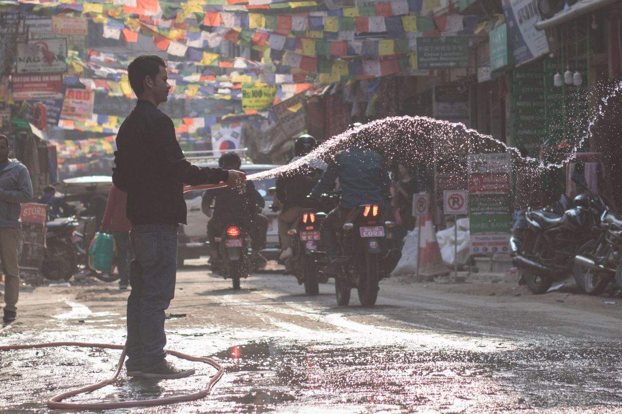 Prach v uliciach Káthmandu