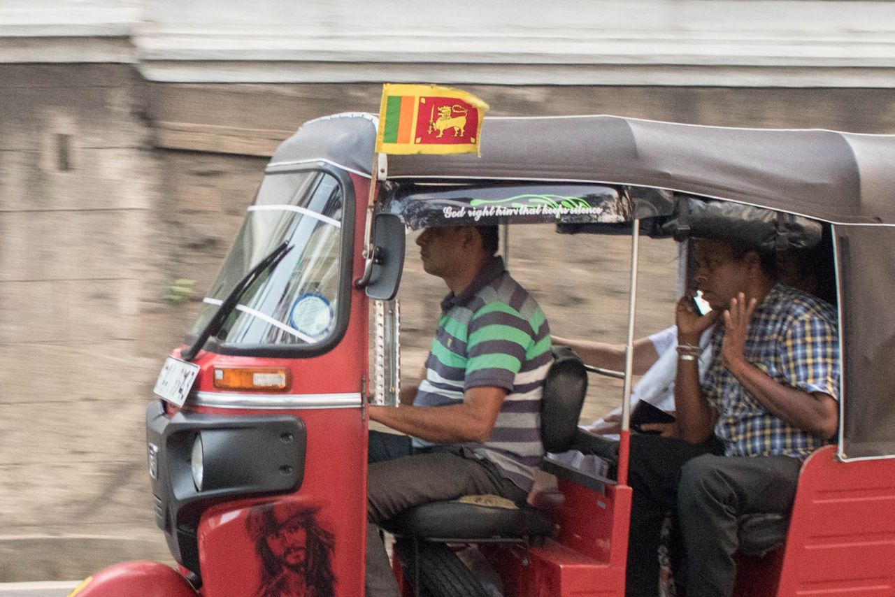Tuk tuk, najbežnejší dopravný prostriedok na Srí Lanke