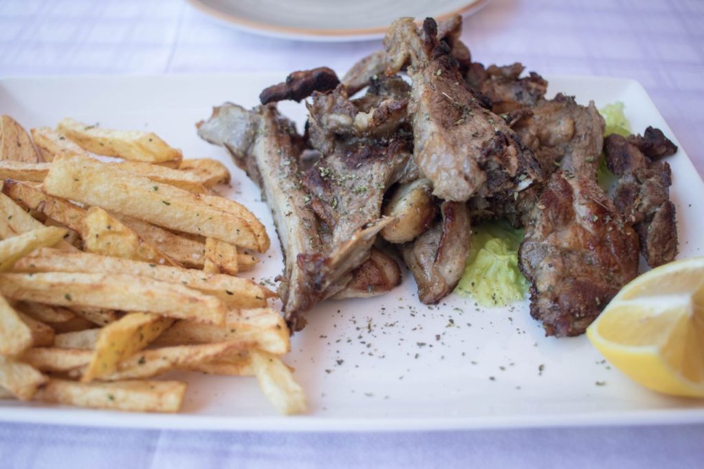 Albánske jedlá, kuchyňa a gastronómia - grilované ovčie rebrá