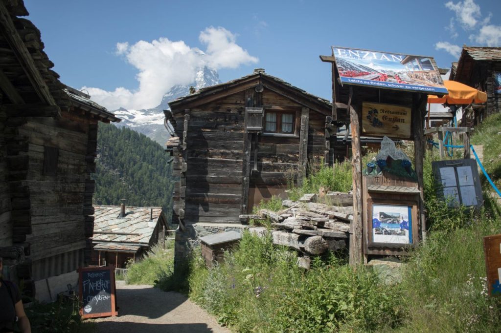 Findeln – drevená dedinka nad Zermattom, Švajčiarsko
