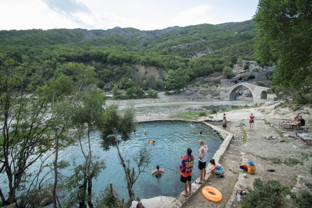 Čo vidieť v Albánsku, TOP 10 miest, teplé pramene Llixhat e Bënjës